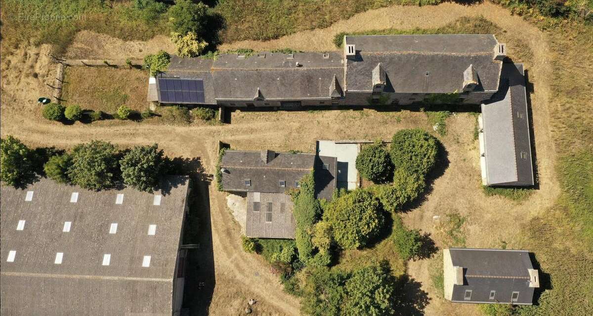 Maison 400 m² à La Meaugon  - photo 3