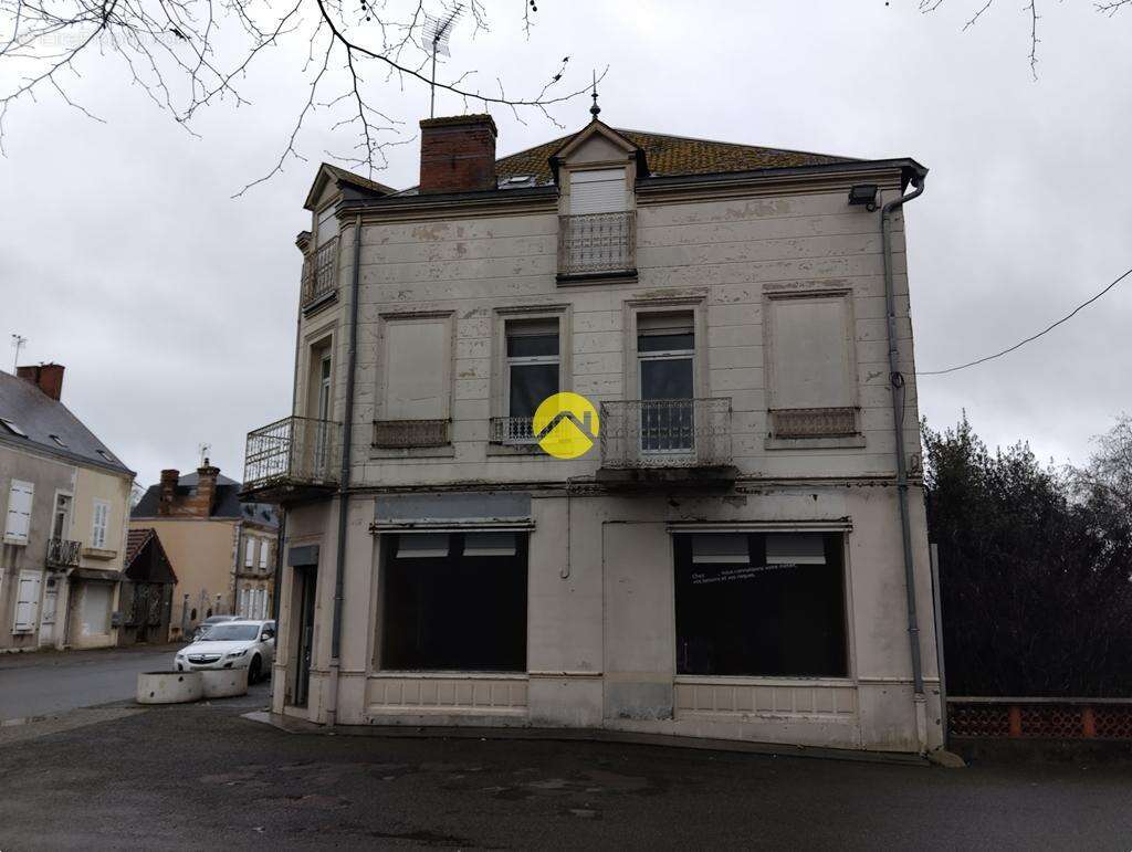 Maison à LURCY-LEVIS