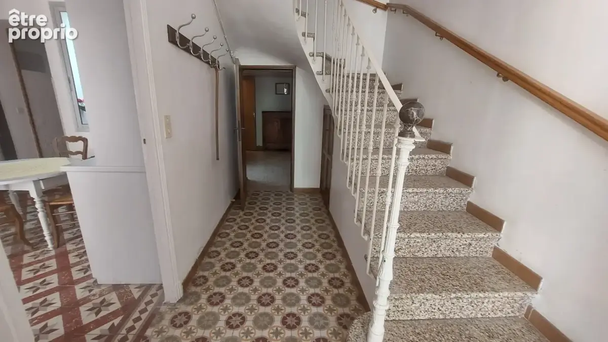 AVIGNON – Quartier Croix Rouge – Maison 5 pièces avec garage et jardin arboré - photo 3
