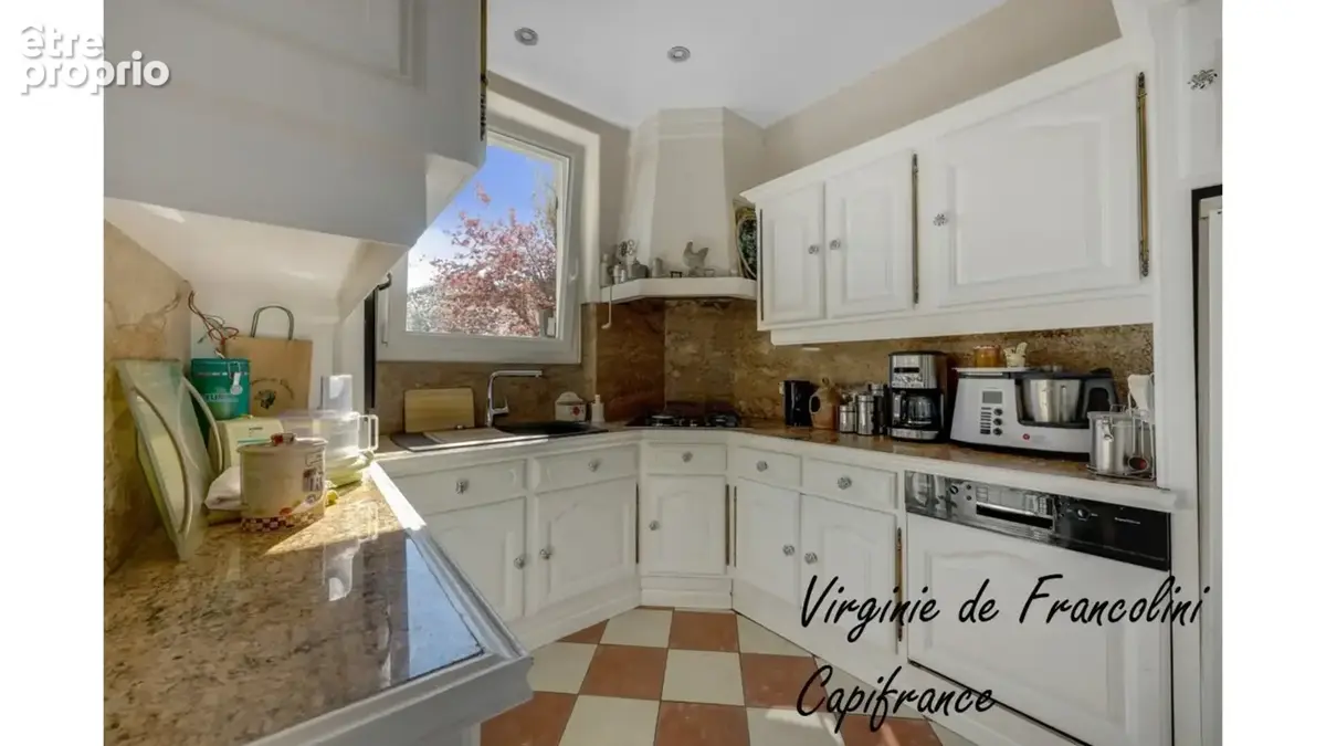 A vendre-Meulière-Centre-Ville-7 pièces-Parcelle de 500 m²-garages-Sous-sol-11 mn à pied RER E-6mn en voiture RER A - photo 7