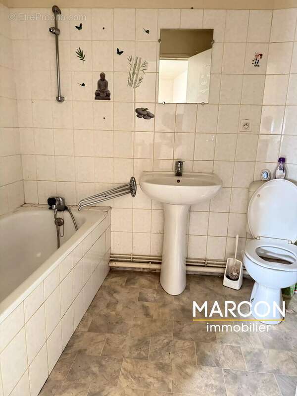 Appartement à SAINT-VAURY