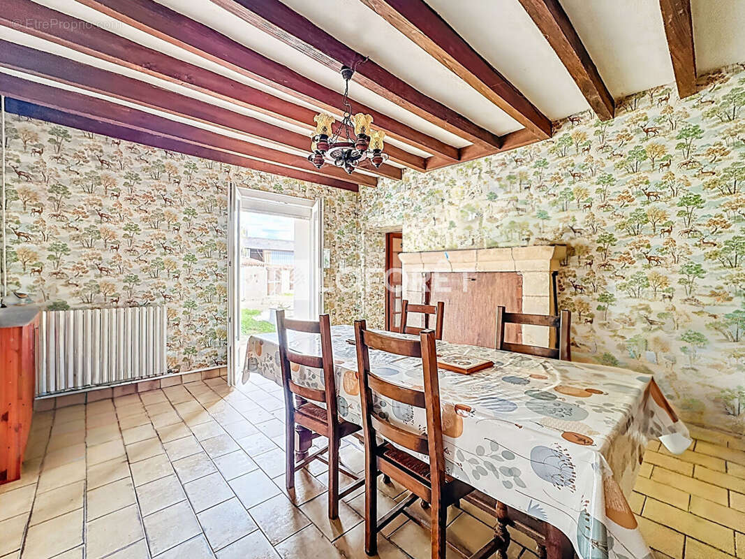 Maison à DOUE-LA-FONTAINE