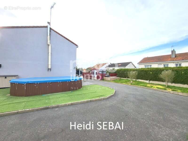 Maison à LA TESSOUALLE