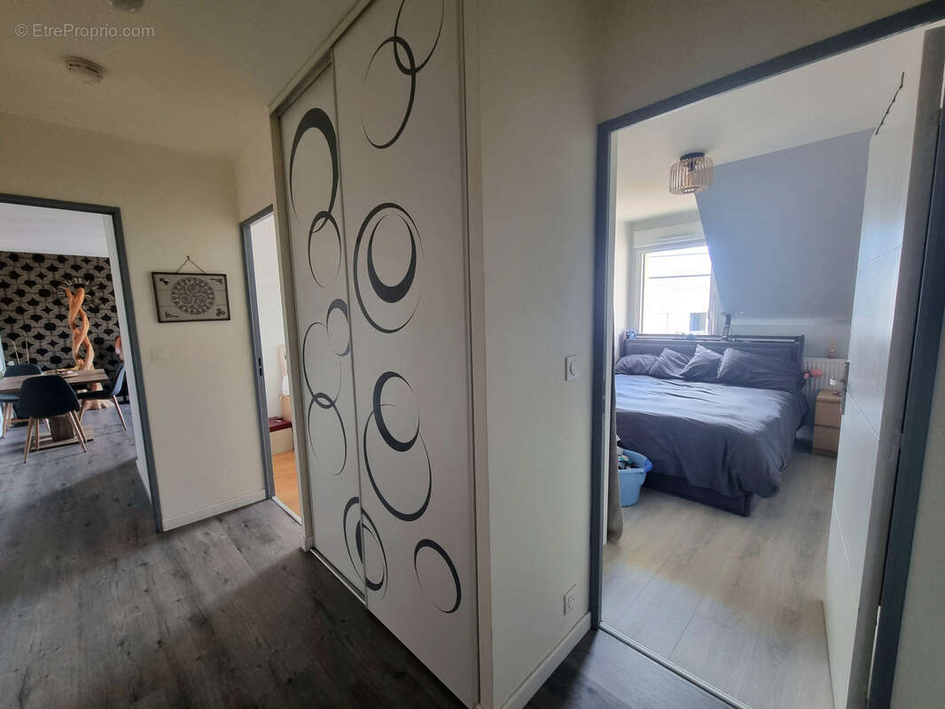 Appartement T3 Saint-Erblon Centre - Ascenseur - Double garage 62.10m2 - photo 13