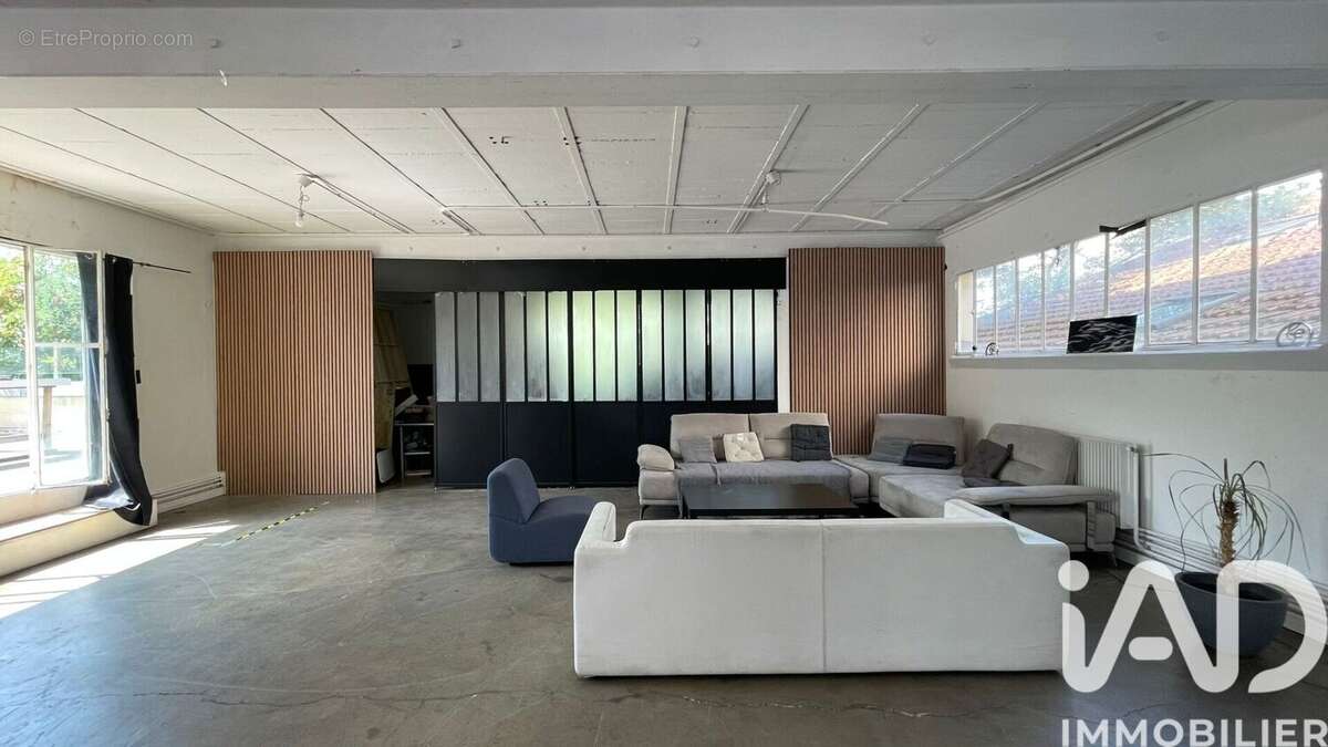 Photo 4 - Commerce à GENTILLY