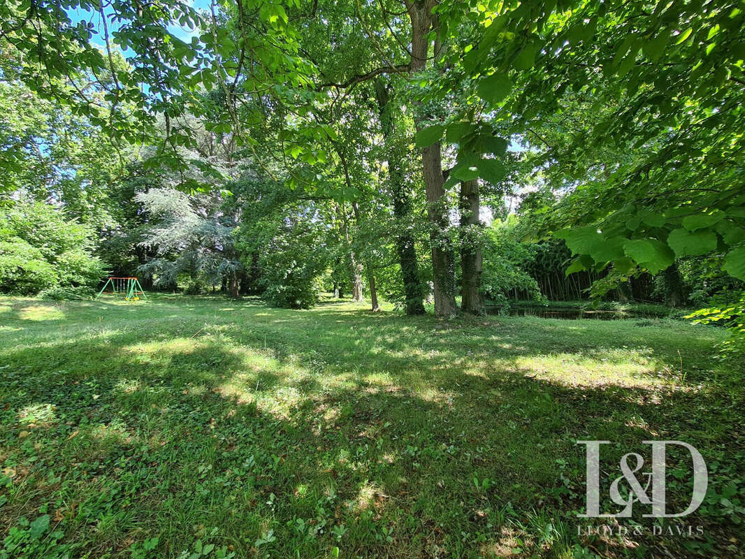 Maison 230 m² à Saint-Cheron  - photo 4