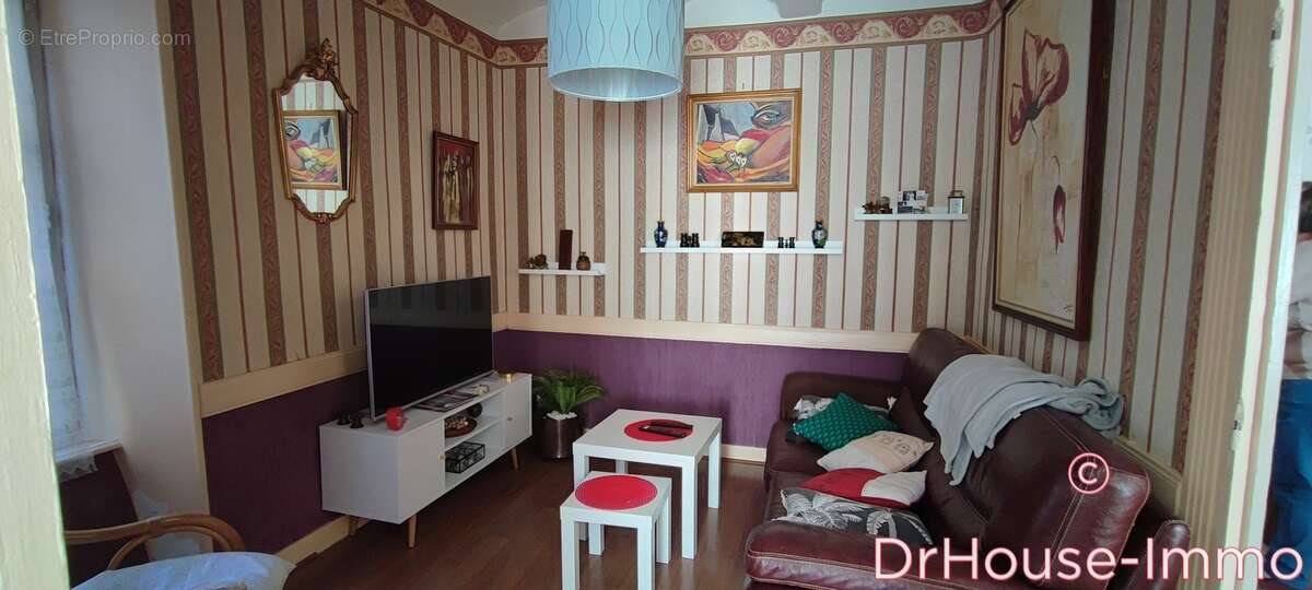 Maison à SIAUGUES-SAINTE-MARIE