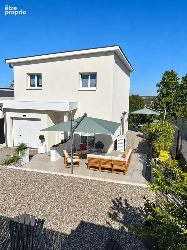 Altkirch sur les hauteurs Maison moderne de 2015 de 150 m2 6 pièces 4 chambres sur 4.15 ares clos et arborés - photo 3
