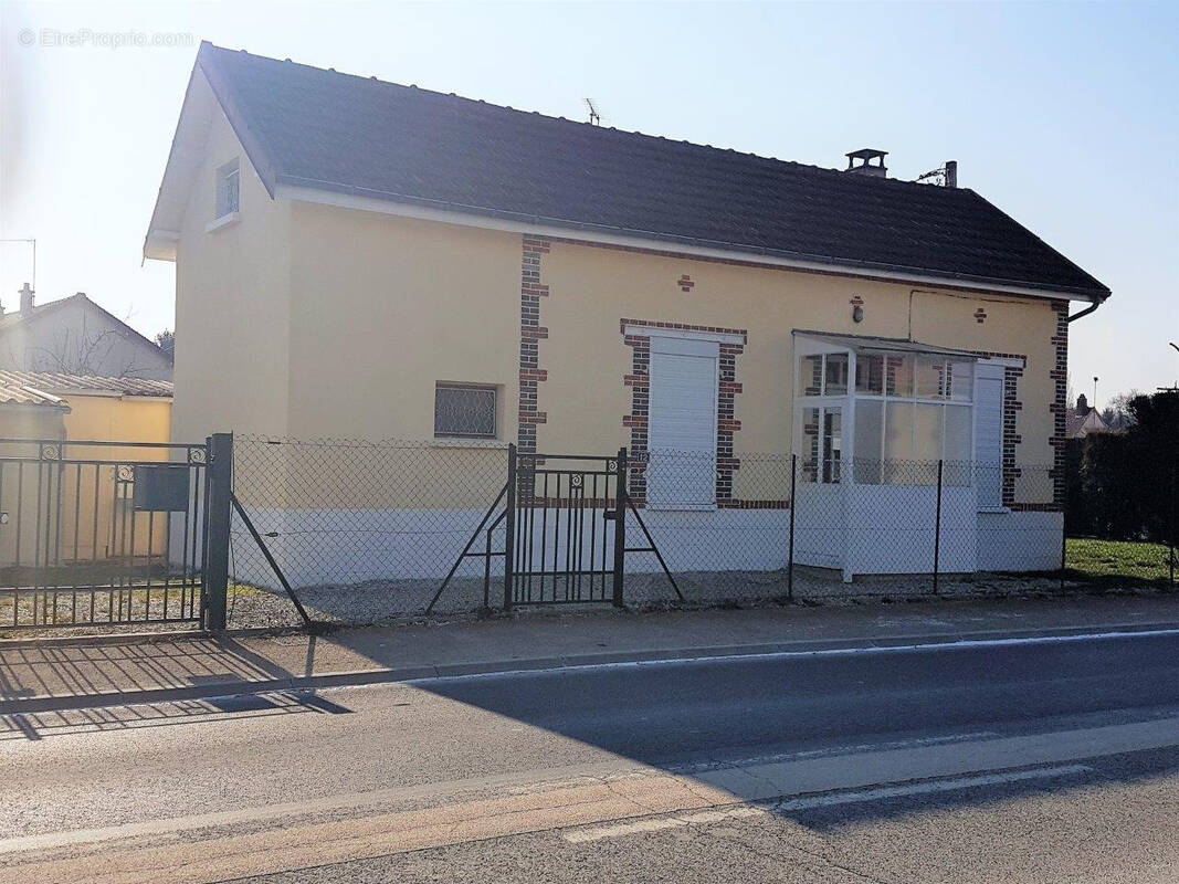 Maison à SAINT-JUST-SAUVAGE