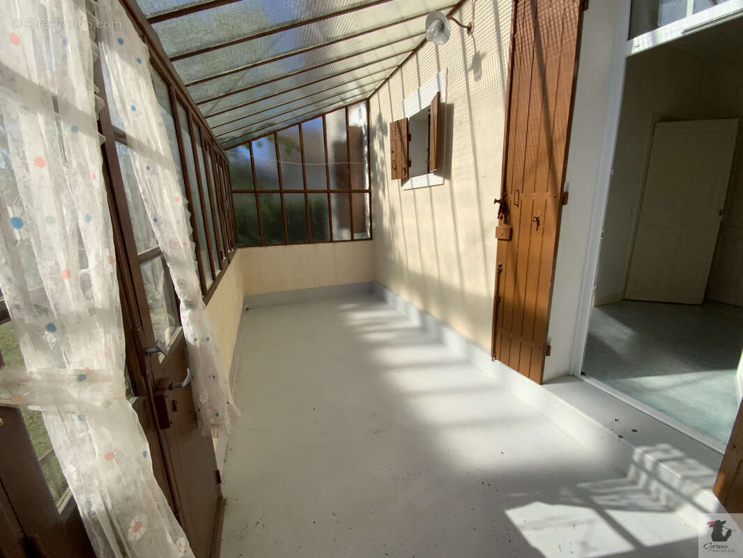 Maison des années 30 - 3 chambres + 2 bureaux - Garage - BERGERAC PROCHE CENTRE VILLE - photo 9