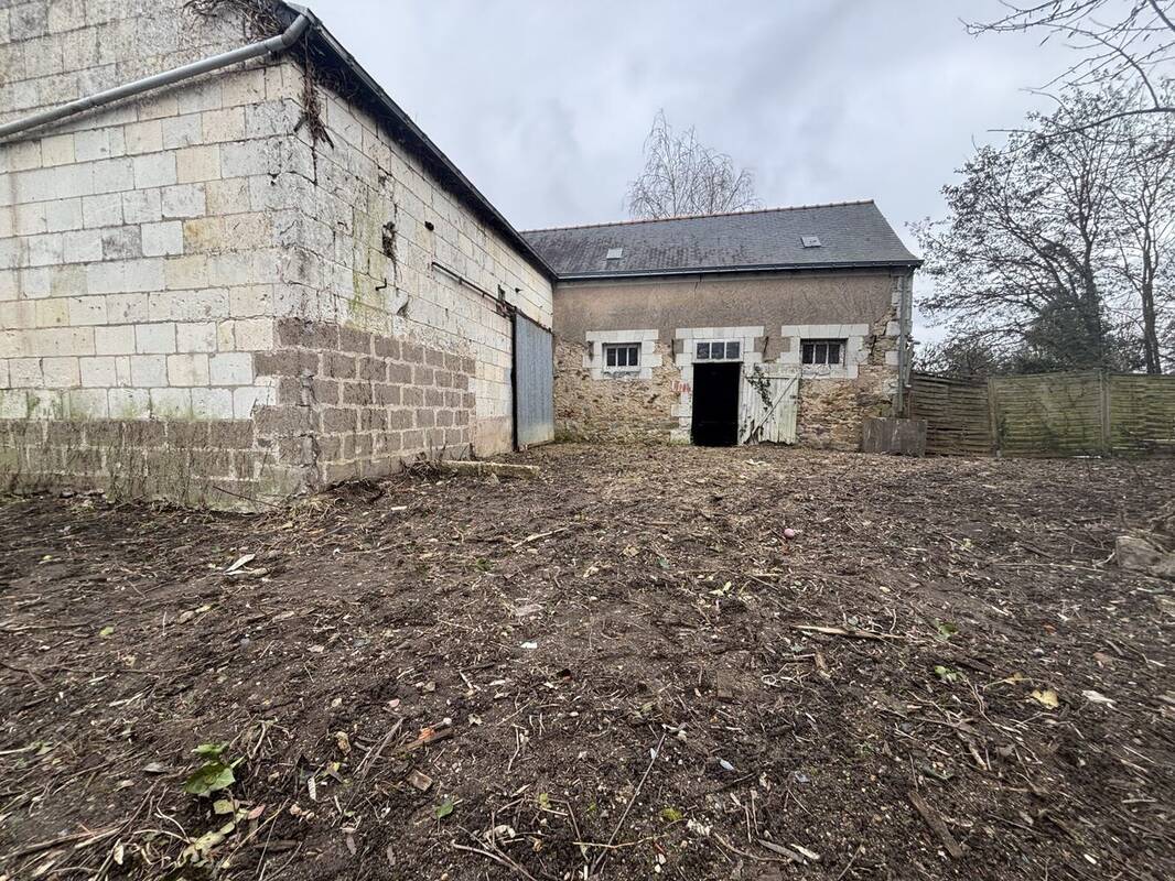 Maison 200 m² à Beaufort-En-Vallee  - photo 5