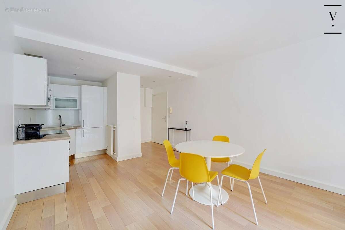 Appartement à PARIS-3E