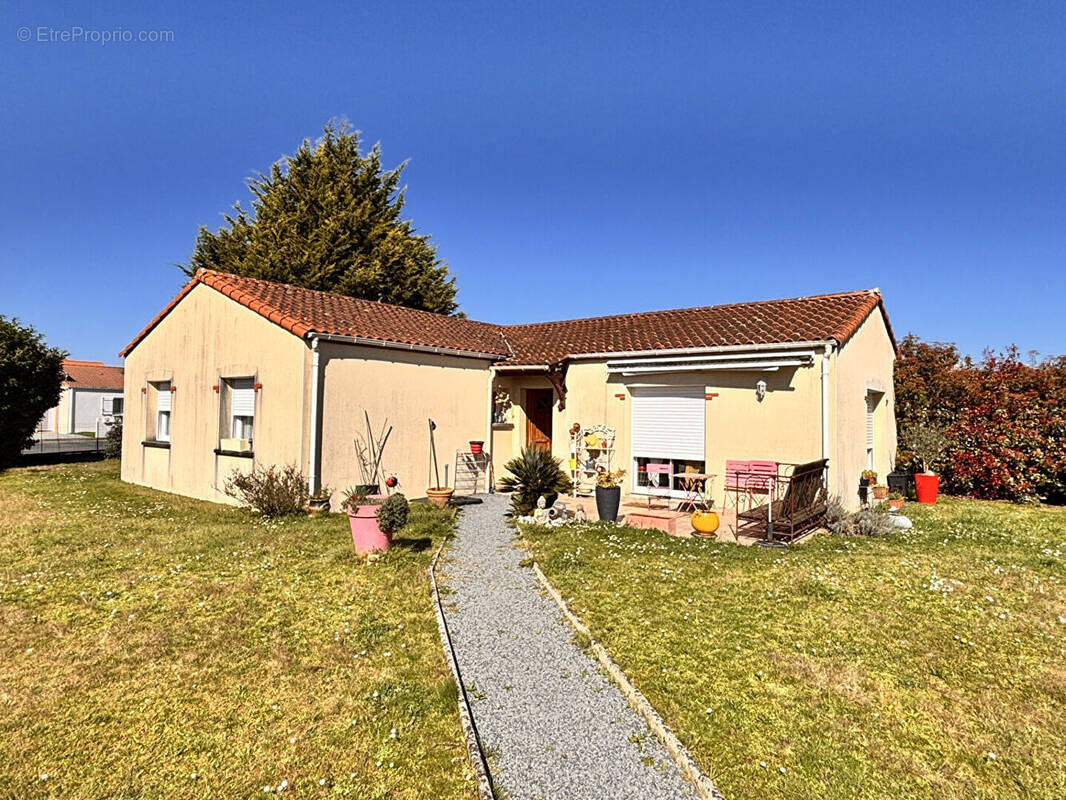 Maison à LA CHAPELLE-HEULIN