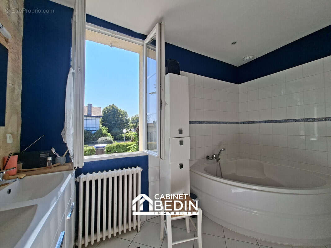 Maison 197 m² à Lormont  - photo 9