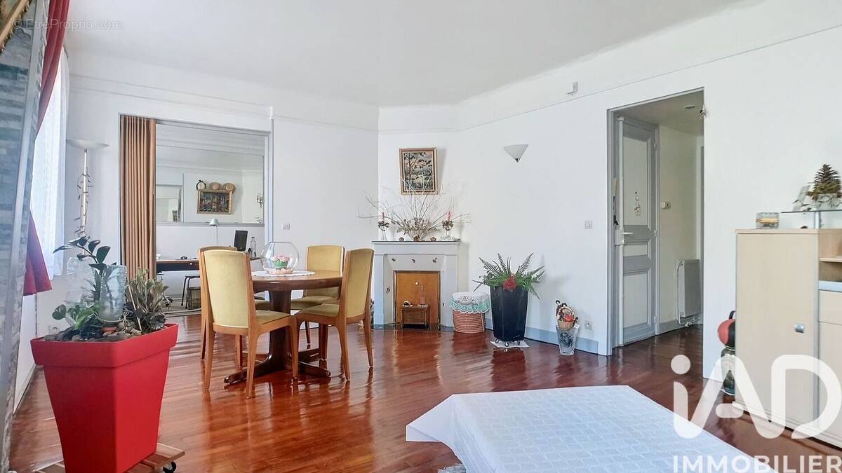 Photo 1 - Appartement à SURESNES