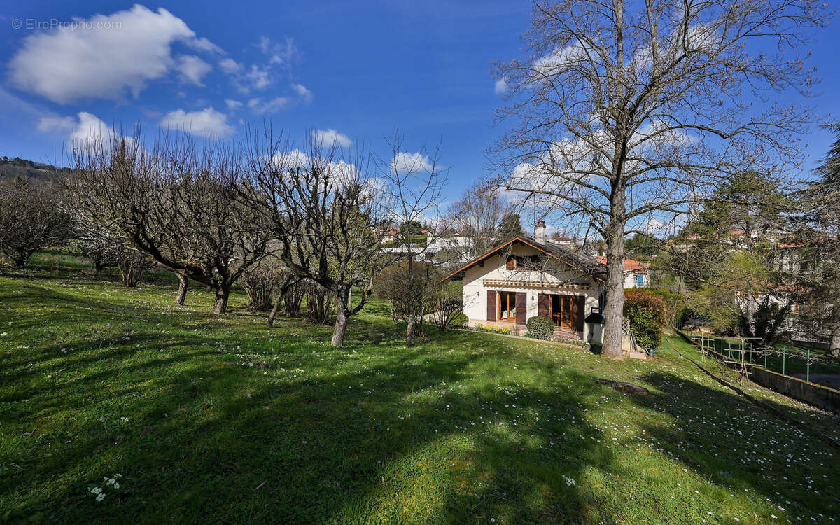 Maison à COLLONGES-AU-MONT-D'OR