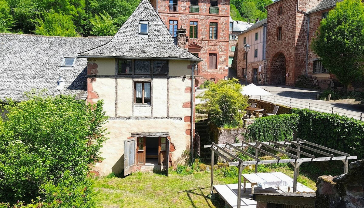 Maison à VILLECOMTAL