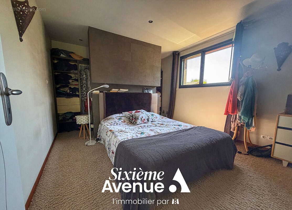 Maison 7 pièces à Lamothe Capdeville 220m² - photo 8