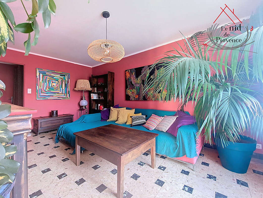 Maison à SAINTE-CECILE-LES-VIGNES