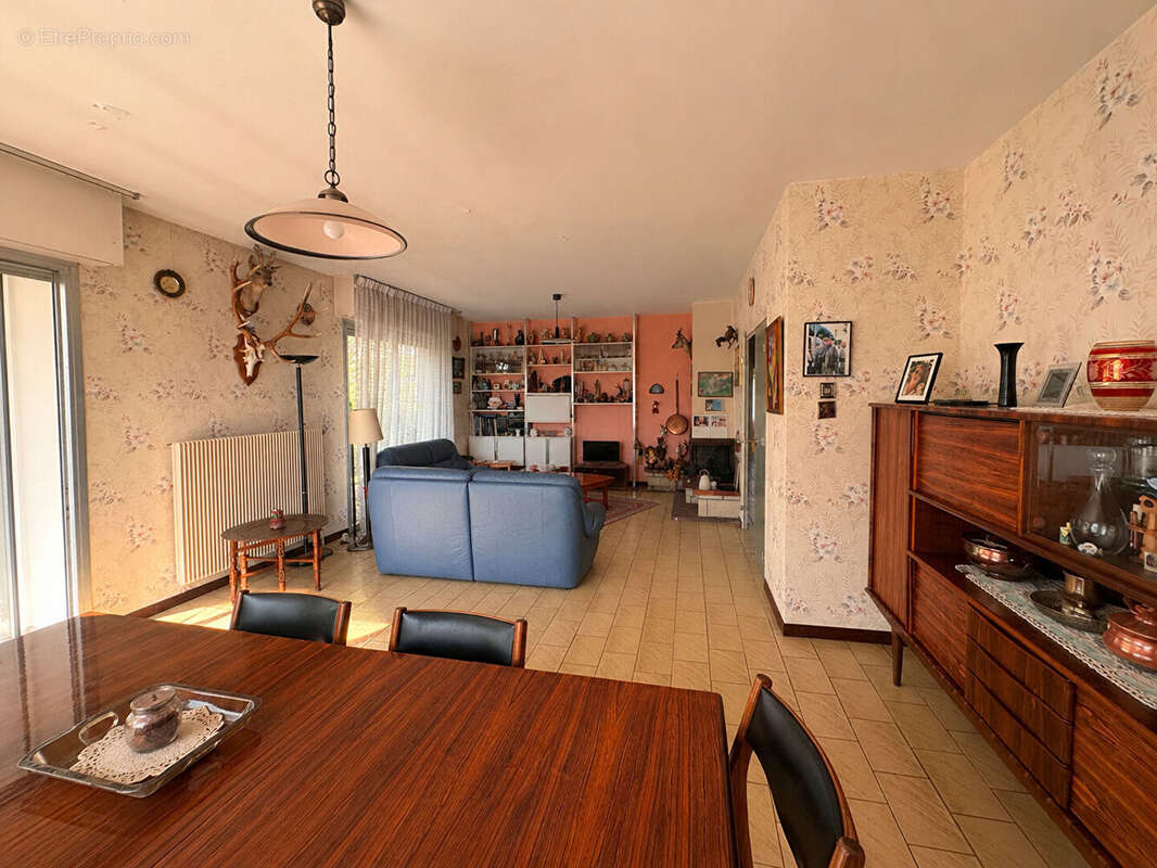 Maison Chenove 8 pièce(s) 220 m2 - photo 5