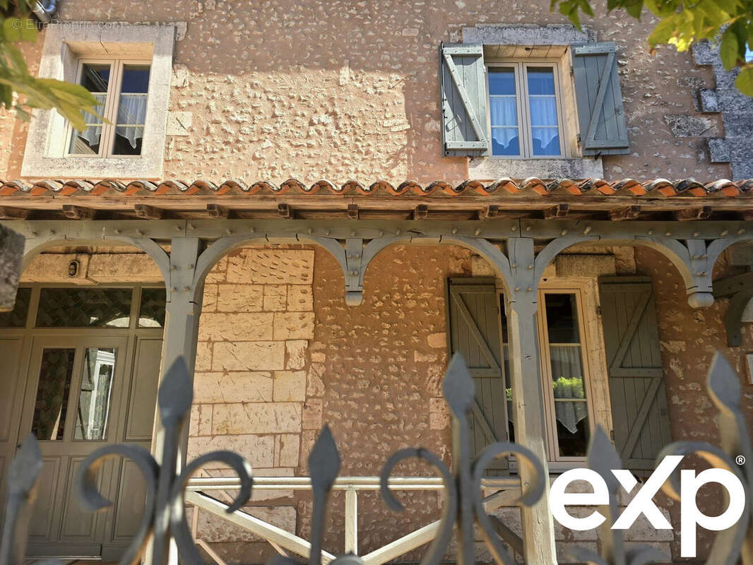 Maison à VILLETOUREIX