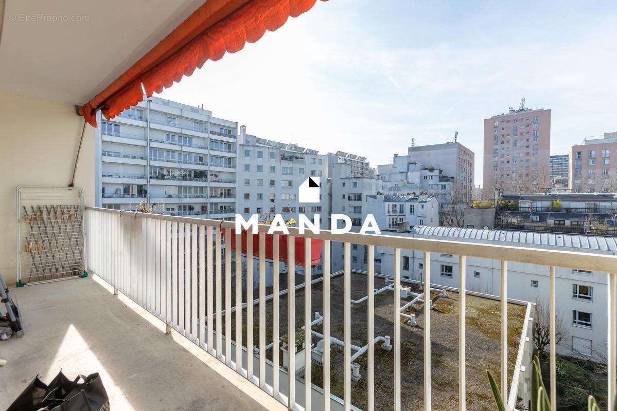 Appartement à PARIS-20E