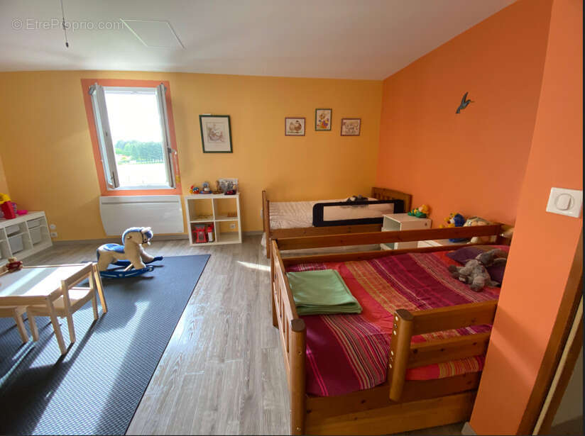 Maison à SAINT-CHRISTOLY-DE-BLAYE