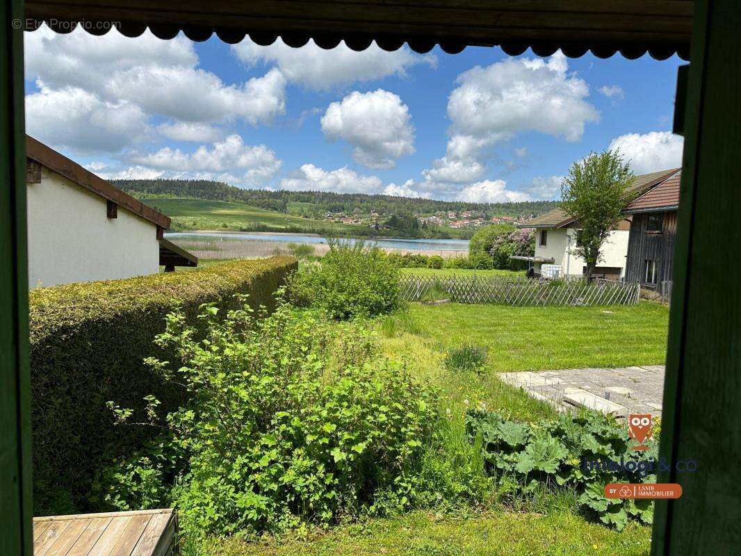 Maison à MONTPERREUX