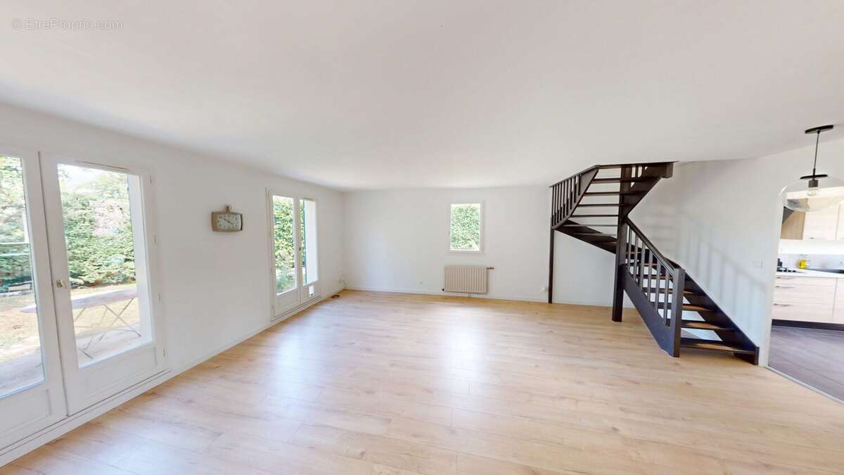 Maison 140 m² à Saran  - photo 2