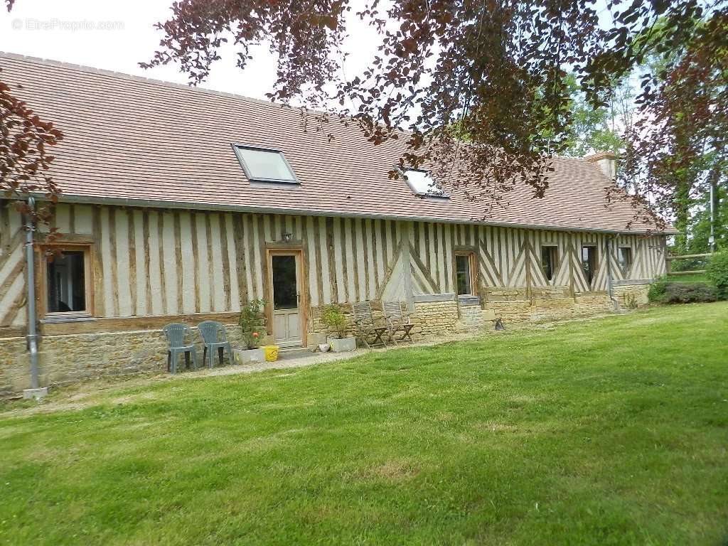 Maison à SAINT-PIERRE-SUR-DIVES