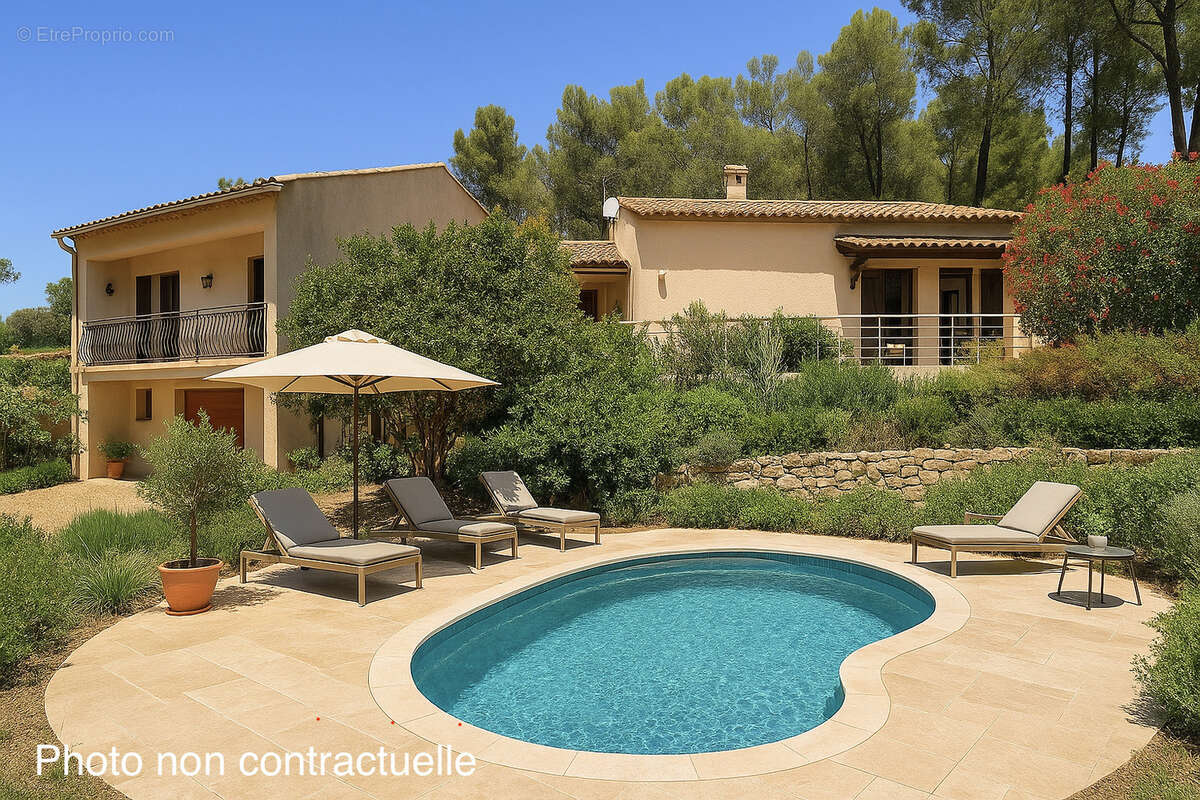 Maison à SAINT-CLEMENT-DE-RIVIERE