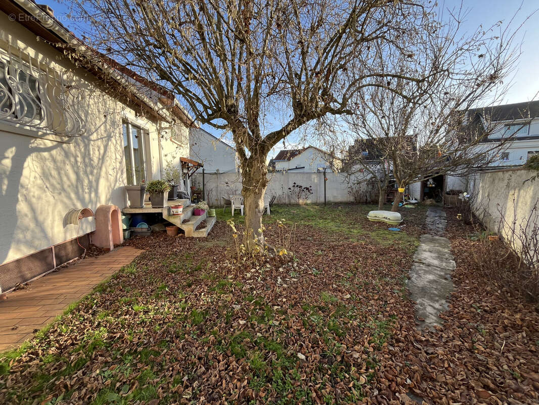 Maison à PARAY-VIEILLE-POSTE