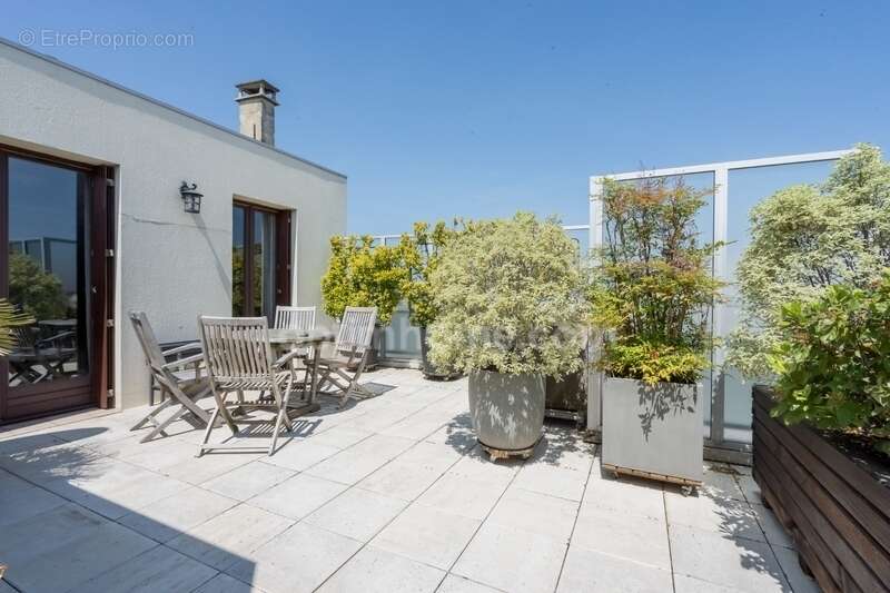 Appartement à LES PAVILLONS-SOUS-BOIS