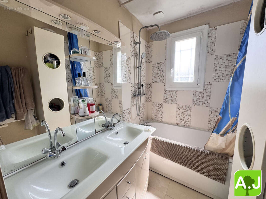 Maison 110 m² à Garennes-Sur-Eure  - photo 6