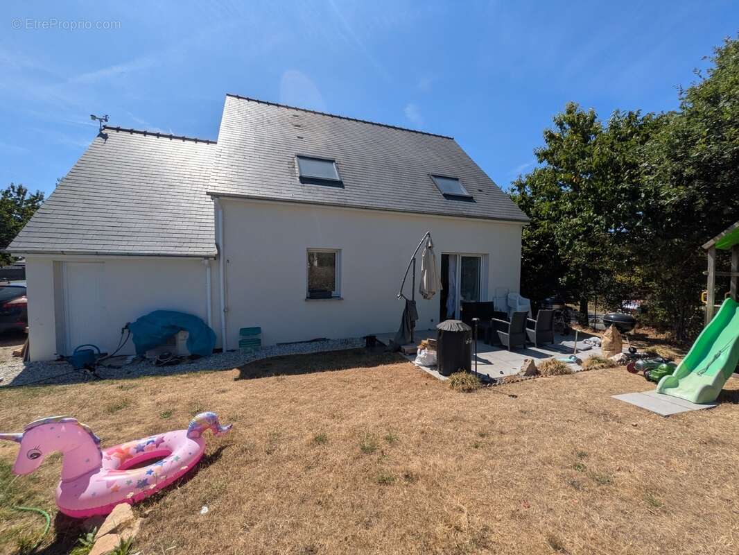 Guern maison récente de 101m² environ 4 pièces avec vie de plain pied garage parcelle clôturée de 569m² - photo 2