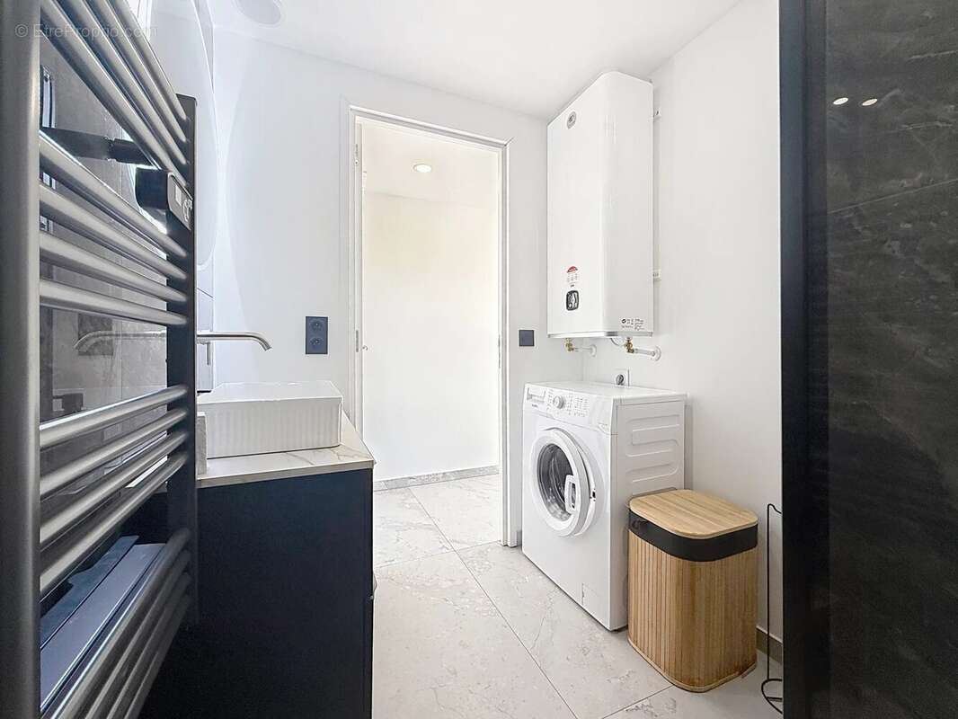 Appartement à VILLENEUVE-LOUBET
