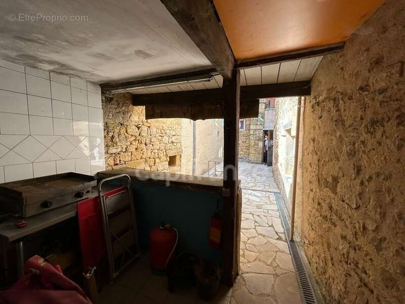Maison de bourg à vendre 4 pièces env 211m² EXCIDEUIL (24)patio et jardin - photo 8