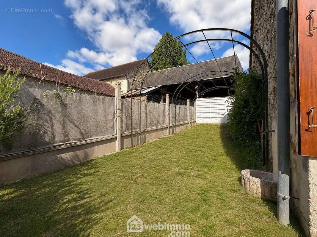 Maison 111 m² à Coussay-Les-Bois  - photo 8