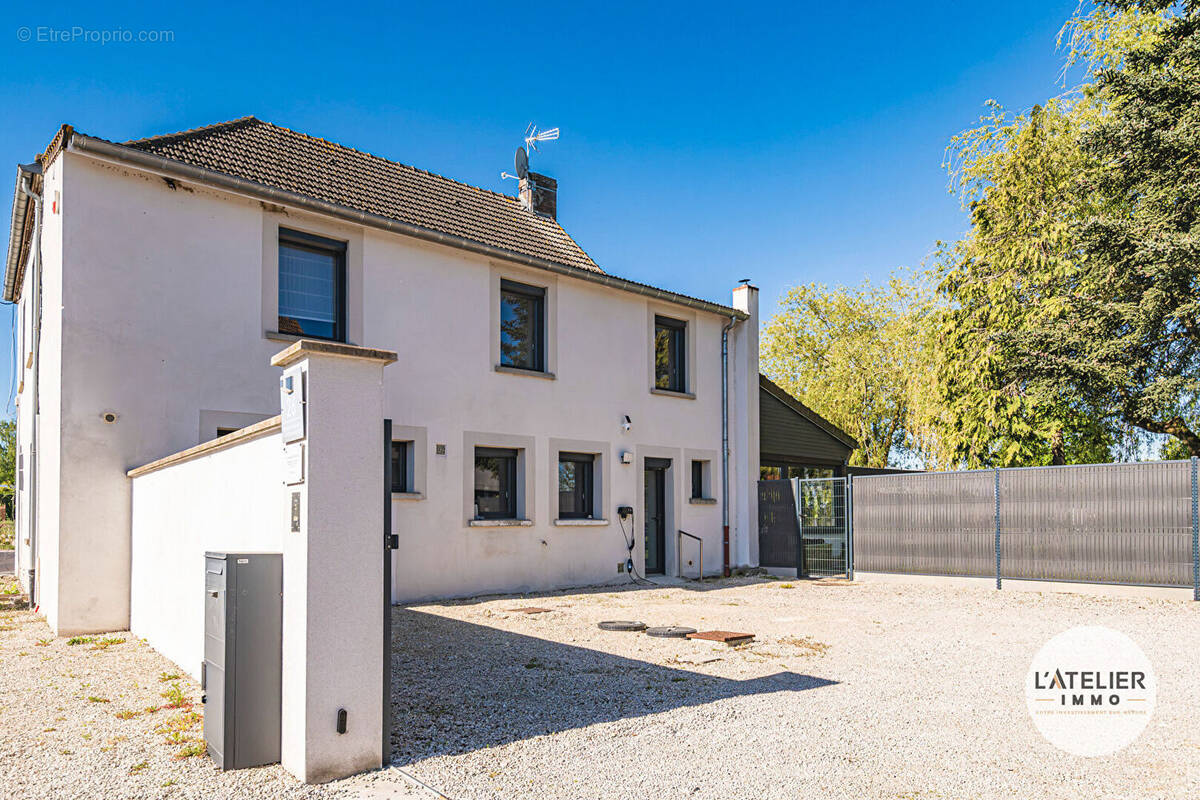 Maison à CHAMPAUBERT