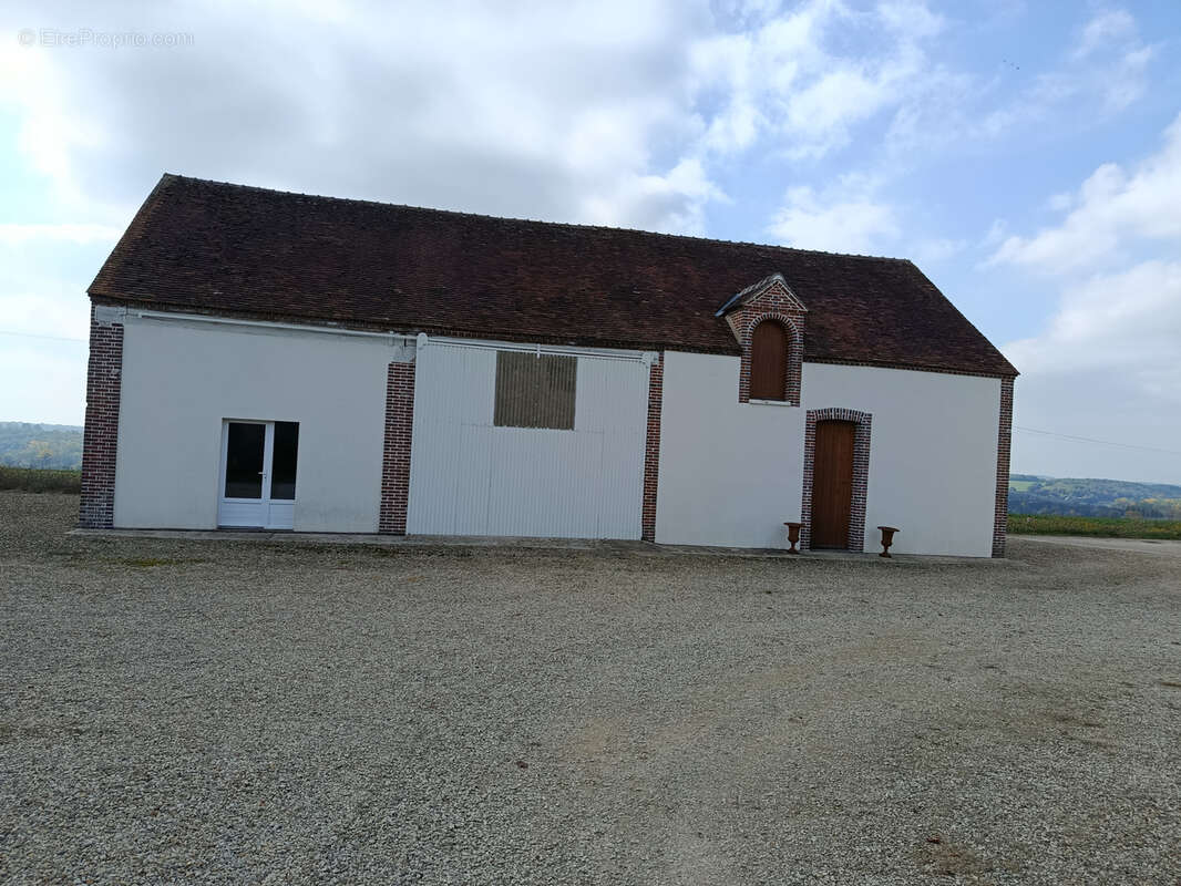 Maison à MONTCORBON