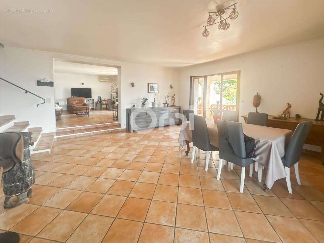 St Martin du Var, belle villa individuelle 4/5 pièces - photo 3