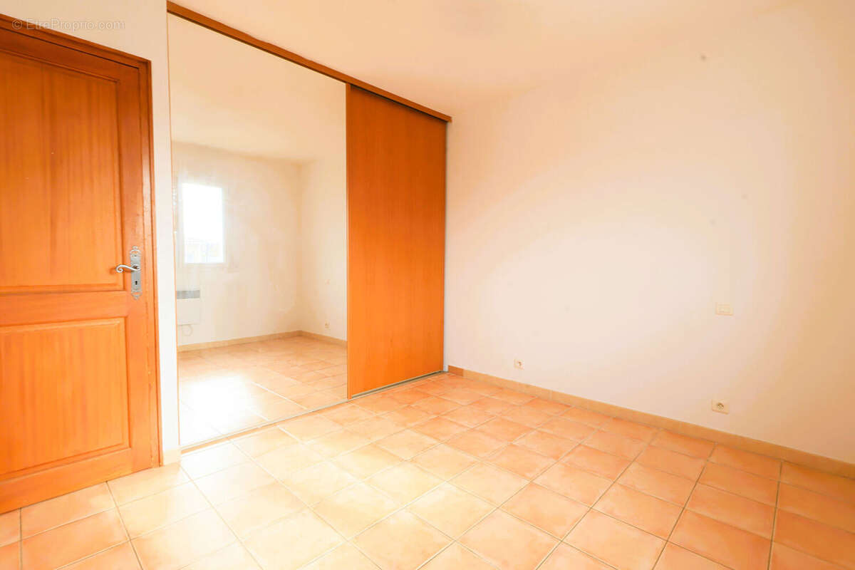 Maison à MAUGUIO