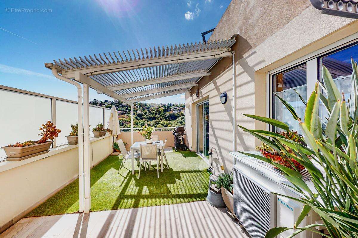 Appartement à MANDELIEU-LA-NAPOULE