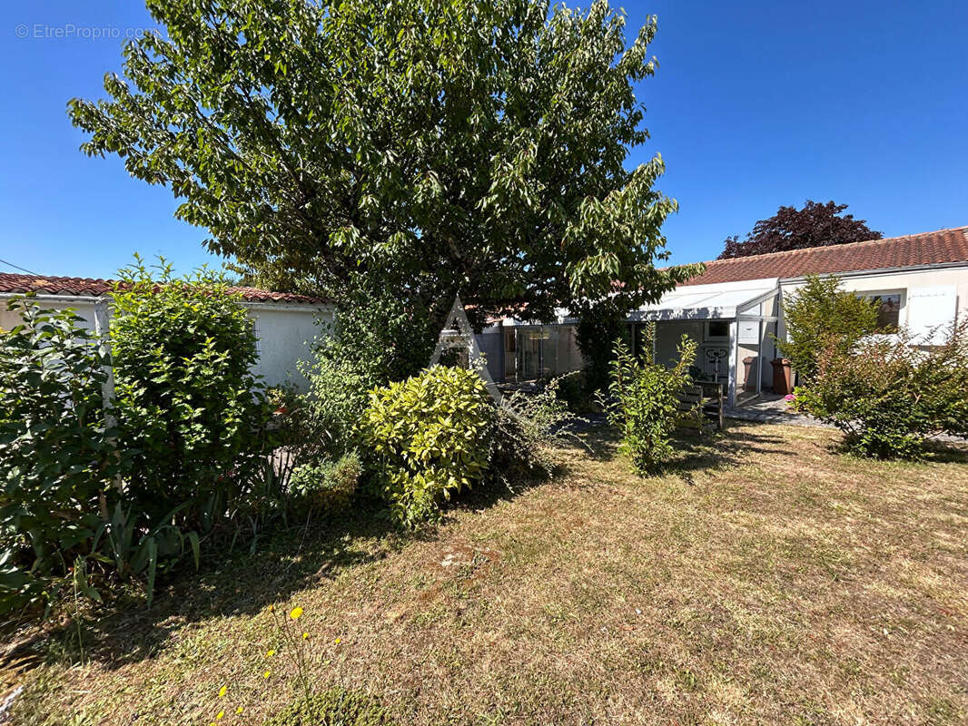 Maison à SAINTES
