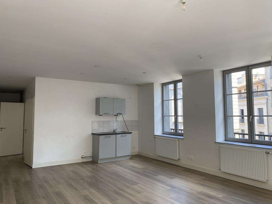 Appartement à SAINT-ETIENNE