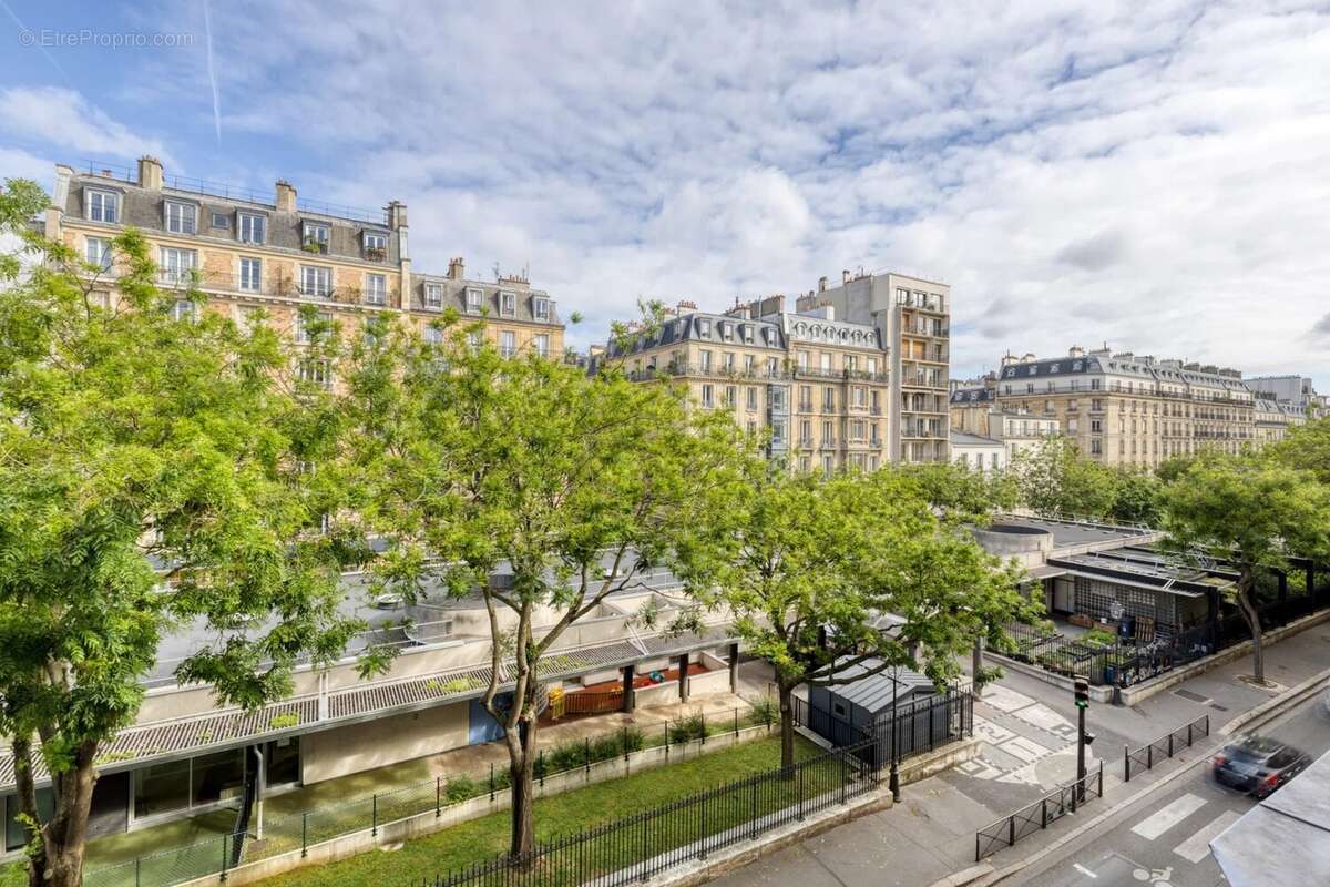 Appartement à PARIS-17E