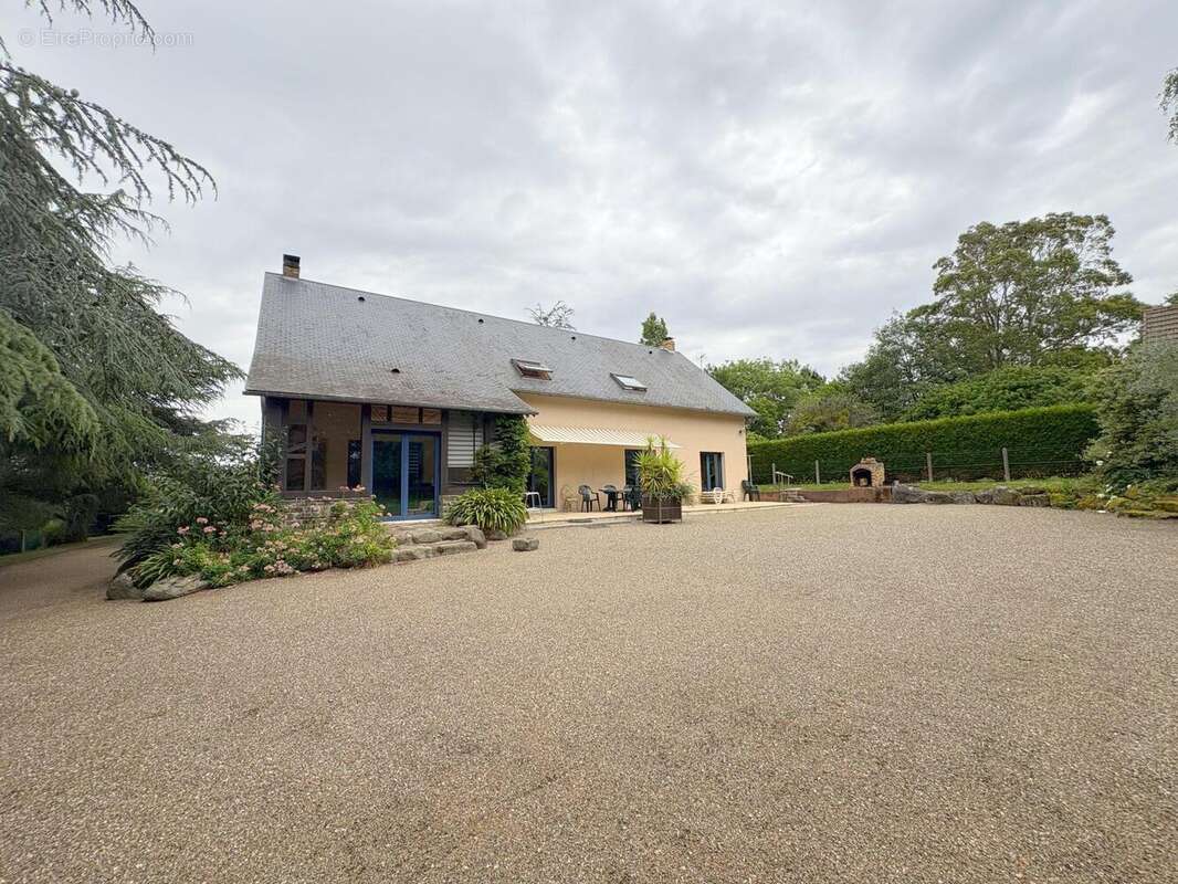 Maison à BREHAL