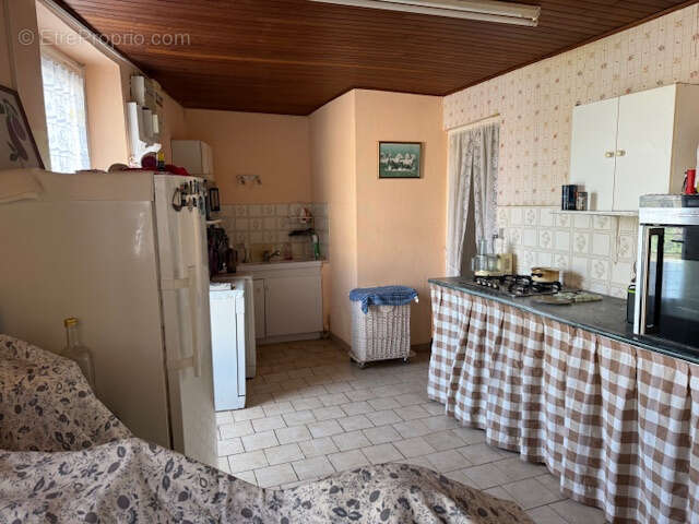 Maison à SAINT-THOMAS-DE-CONAC