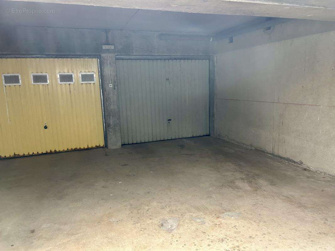 Parking à LES SABLES-D&#039;OLONNE