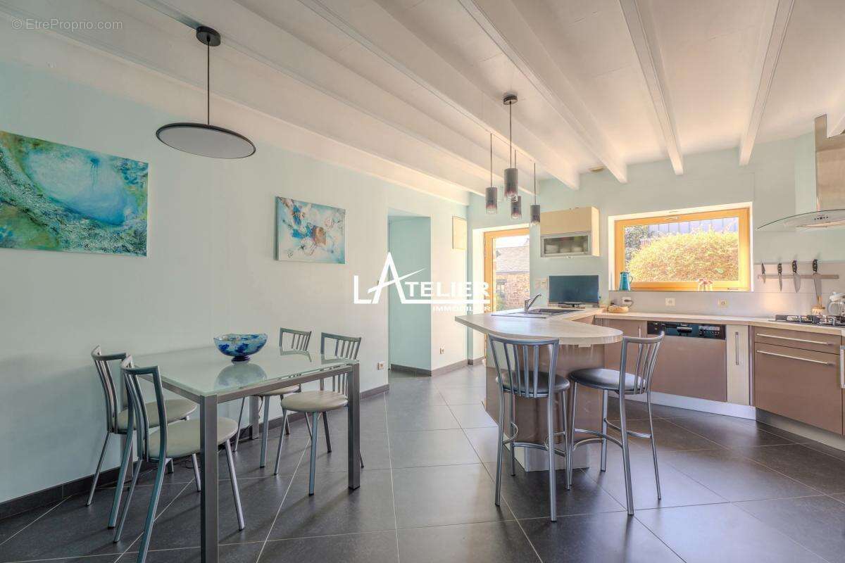 Maison en pierre avec dépendances - gros potentiel - photo 15